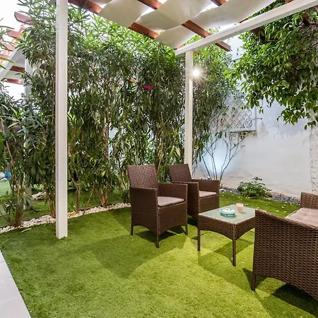 Ioanna's House 3* بوتوس