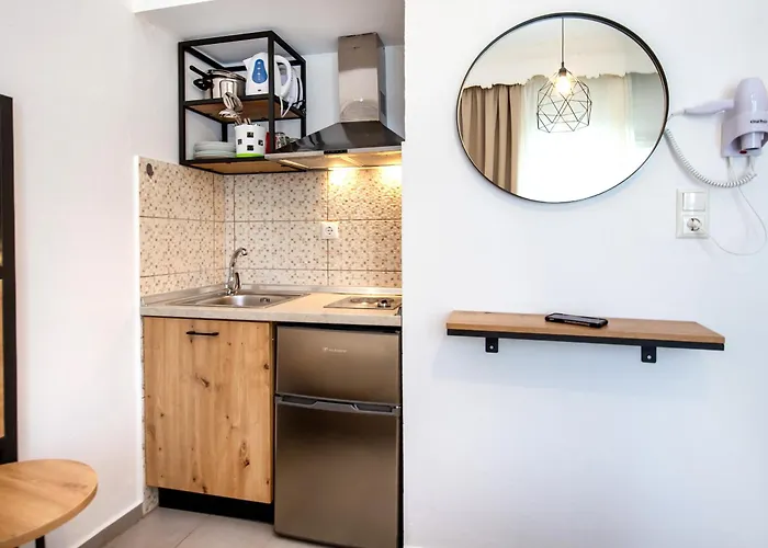 Ioanna's House Aparthotel 3*