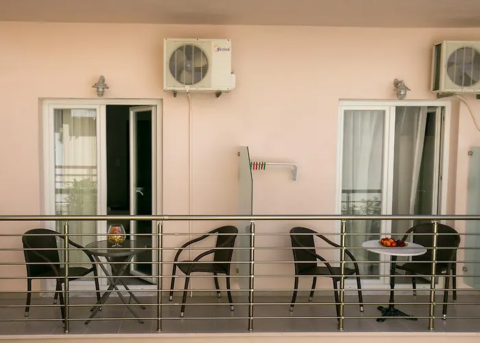 Ioanna's House Aparthotel 3*