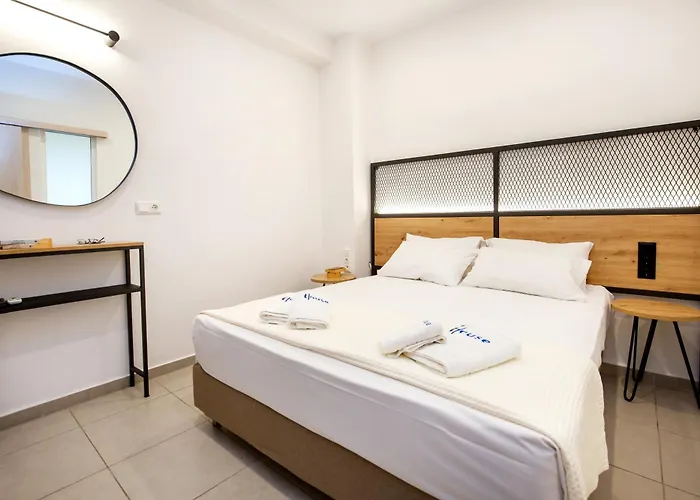 Ioanna's House アパートホテル 3*